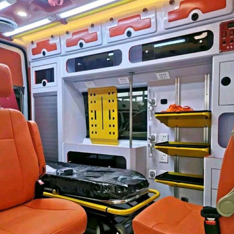 新晃长途救护车护送病人租赁价格